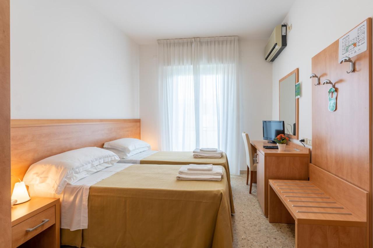 Hotel La Pineta Pineto Kültér fotó