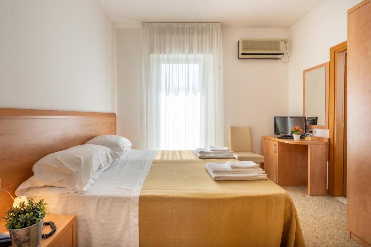 Hotel La Pineta Pineto Kültér fotó