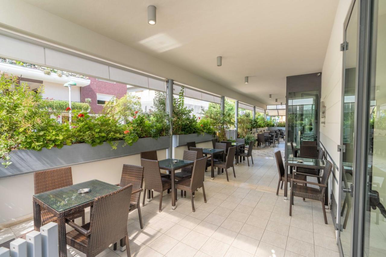 Hotel La Pineta Pineto Kültér fotó